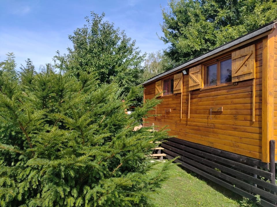 Charmante roulotte Country House in Jura
