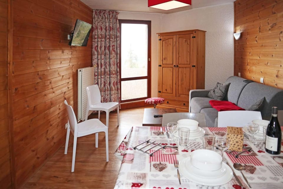 Residence Le 1650 - Appartement pour 8 personnes cœur de station MAE-5901 Apartment in Provence-Alpes-Côte d'Azur