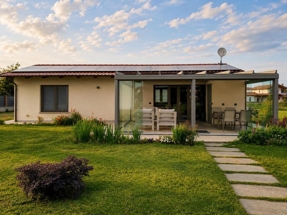 Property building, Patio, Spring, Day, Garden, Garden view