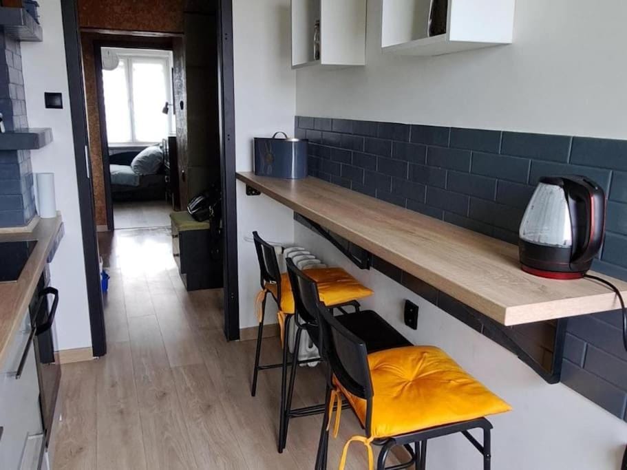 Kitchen or kitchenette, Dining area, stove