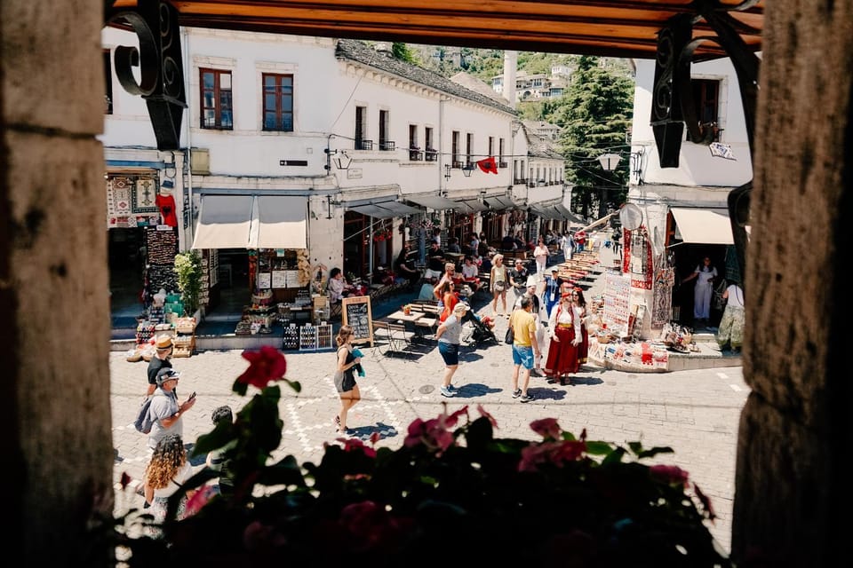 Day, Neighbourhood, City view, Street view, Location