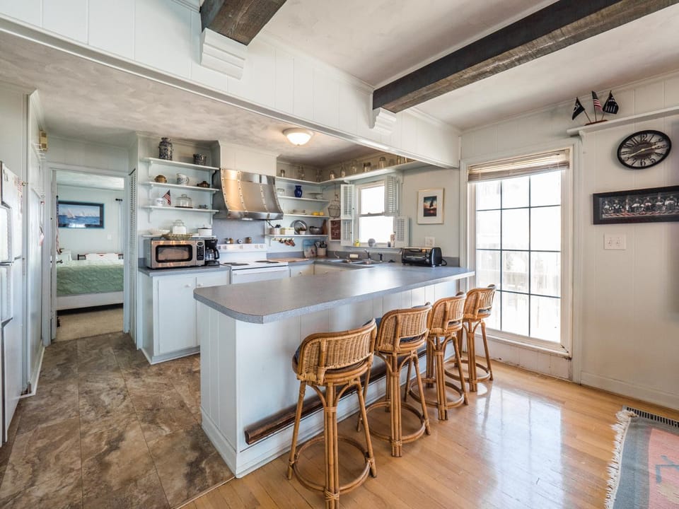 Kitchen or kitchenette, Seating area, furniture, microwave