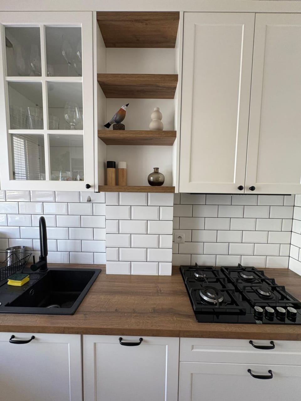 Kitchen or kitchenette, pet friendly, stove