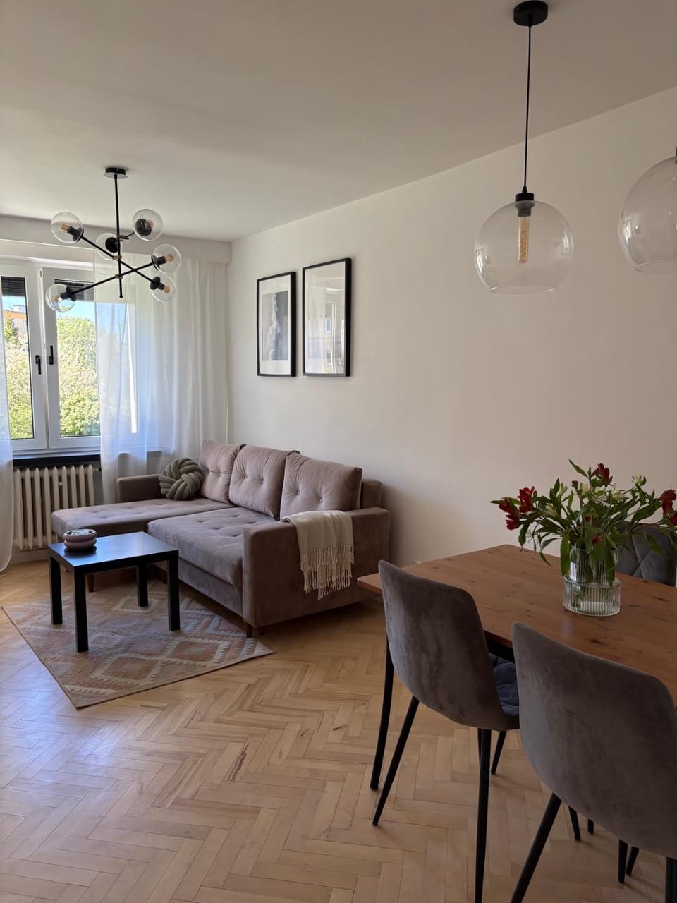 Living room, Seating area, Dining area