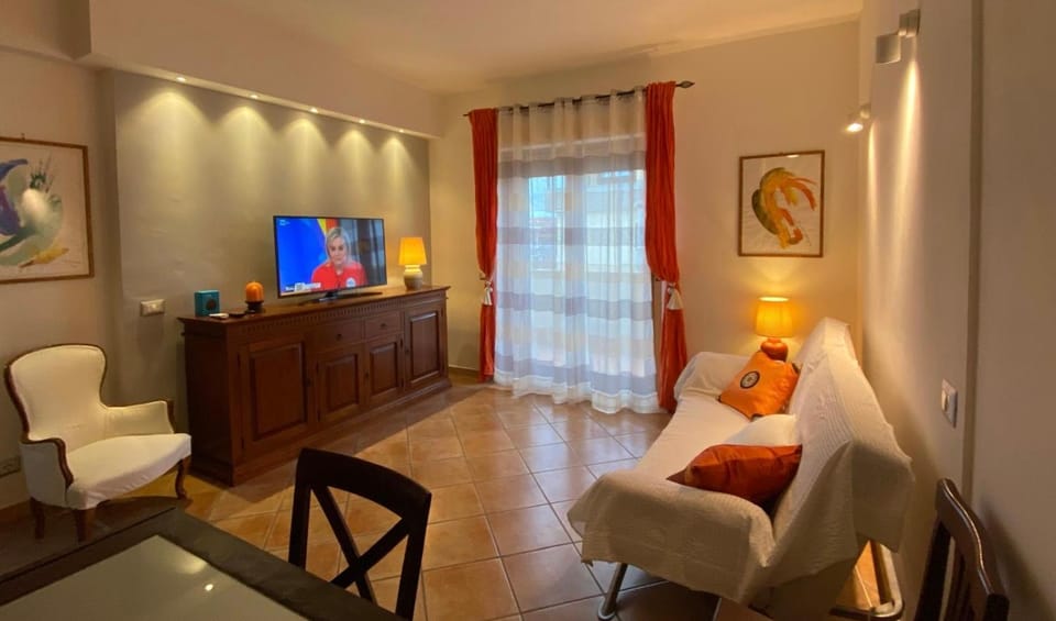 TV and multimedia, Living room, Seating area