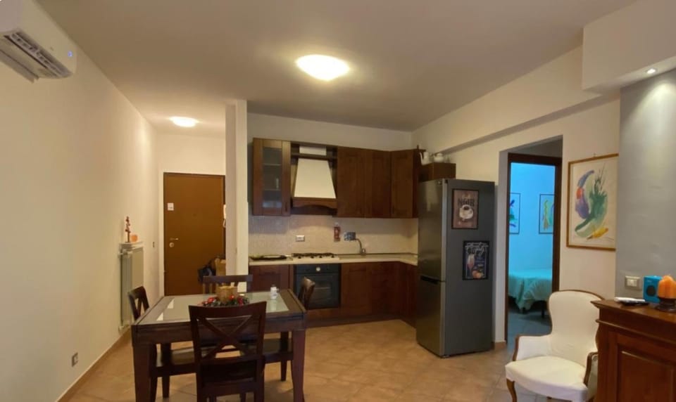 Dining area, Lunch, kitchen