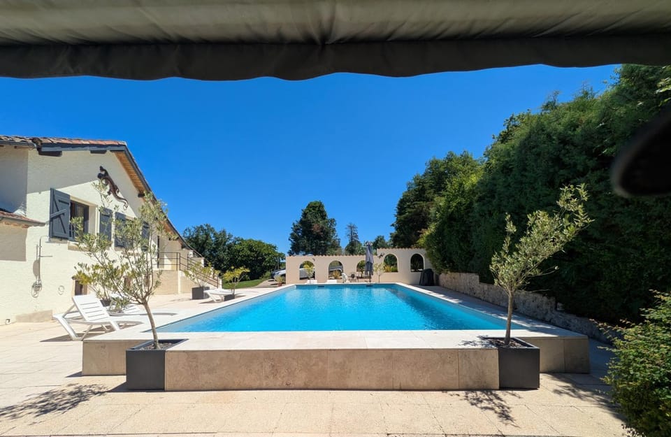 Pool view, Swimming pool, sunbed