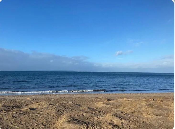 Boutique Cosy Flat by The Sea Close to Edinburgh Apartment in Scotland