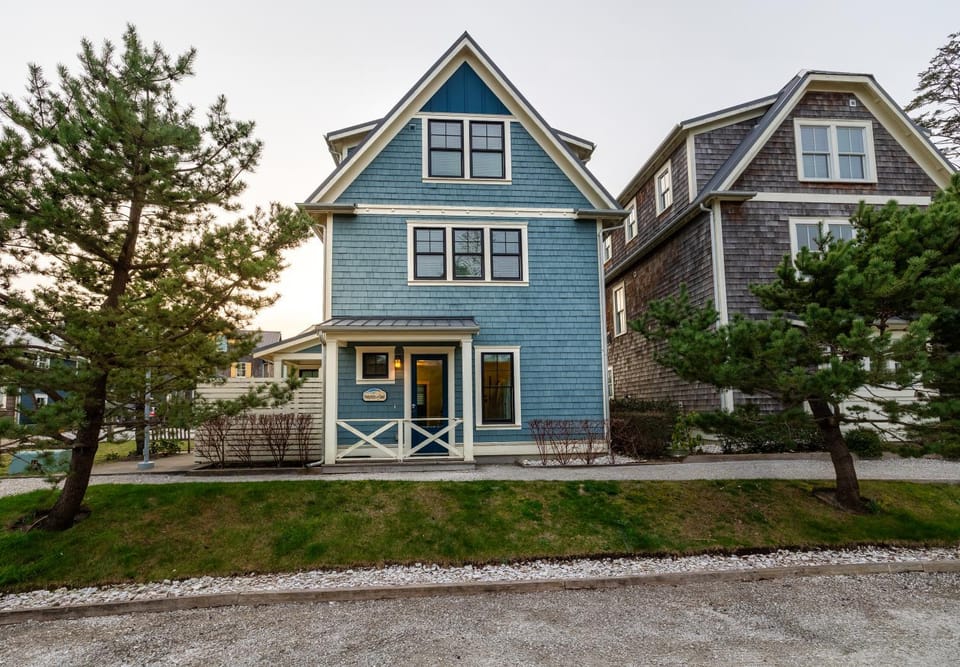 Property building, Spring, Day