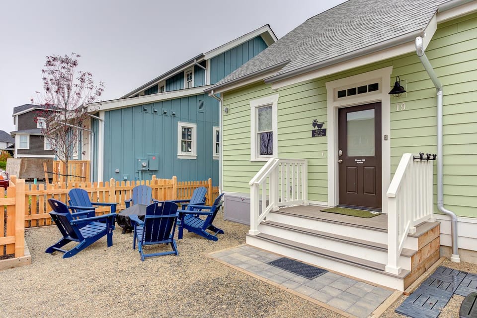 Property building, Patio, Day