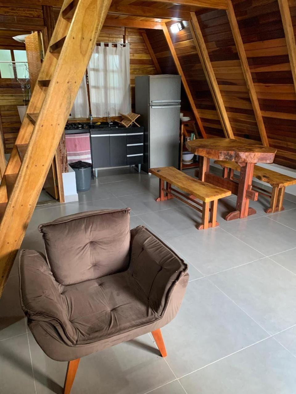 Kitchen or kitchenette, Living room, Seating area, Dining area