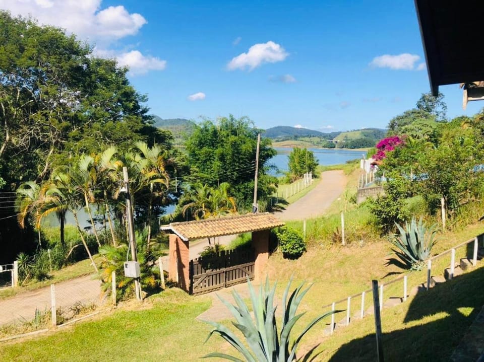 Chalé com Hidromassagem Nature lodge in State of São Paulo