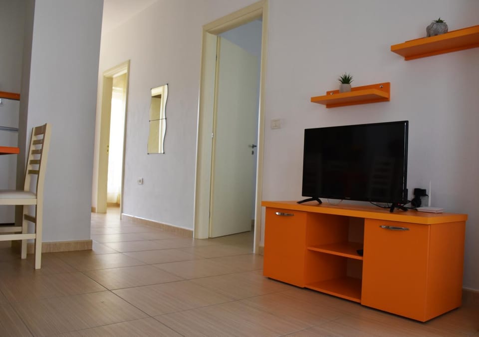 Communal lounge/ TV room, TV and multimedia, Evening entertainment
