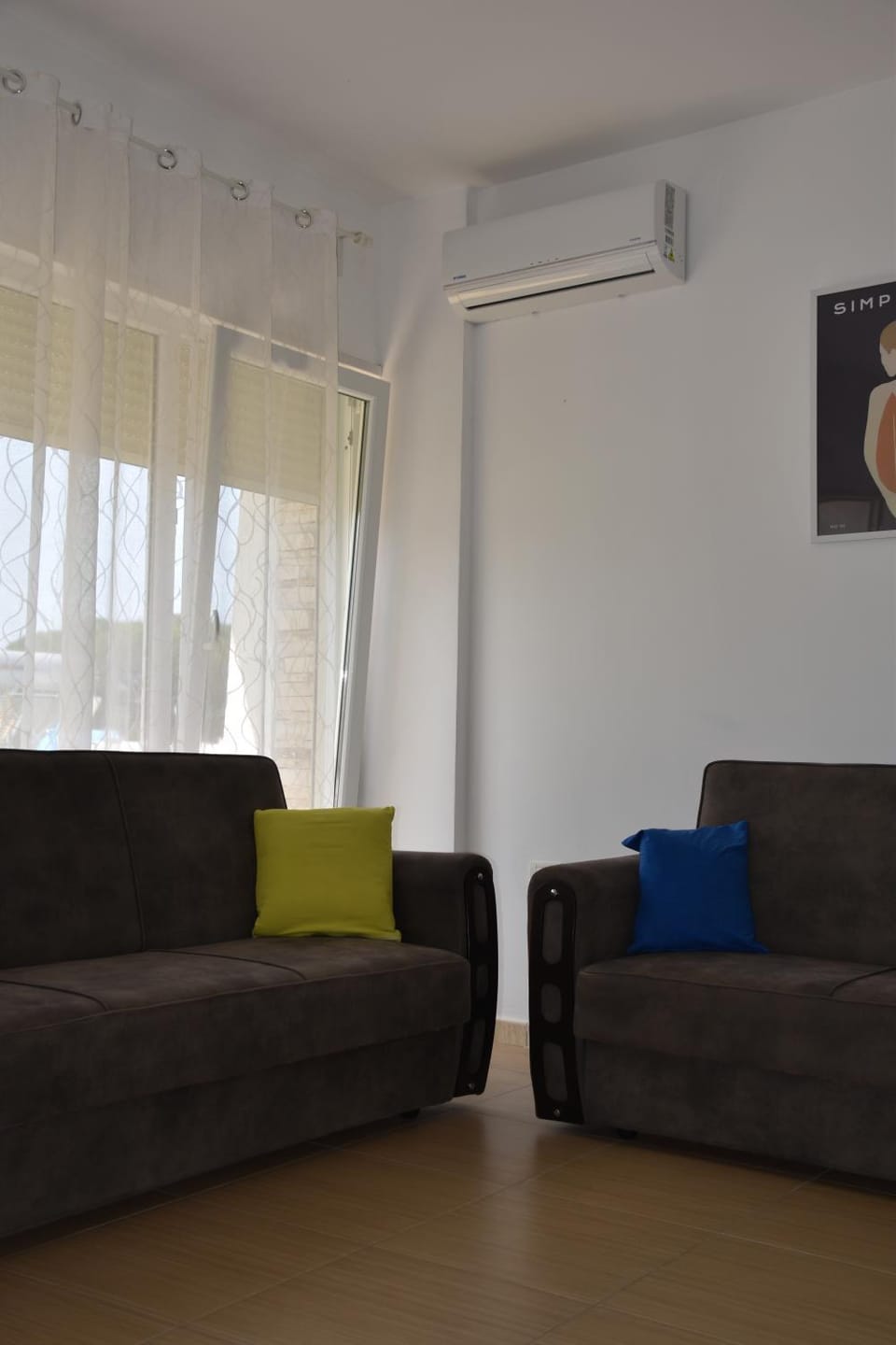 Living room, Seating area, air conditioner
