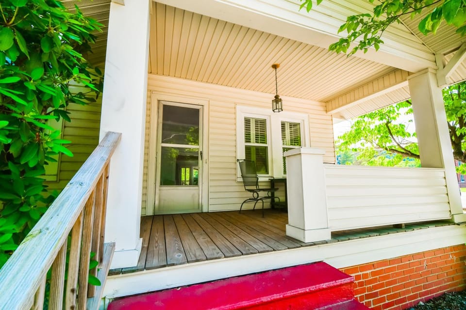Toccoa River House- Toccoa River Front-2br/2ba-wifi-walk to town-Free Activities House in McCaysville