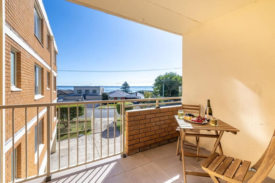 Yarramundi, 7-47 Magnus St - spectacular views in the heart of Nelson Bay Apartment in Nelson Bay