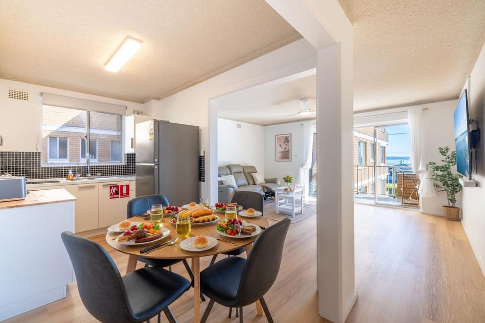 Yarramundi, 7-47 Magnus St - spectacular views in the heart of Nelson Bay Apartment in Nelson Bay
