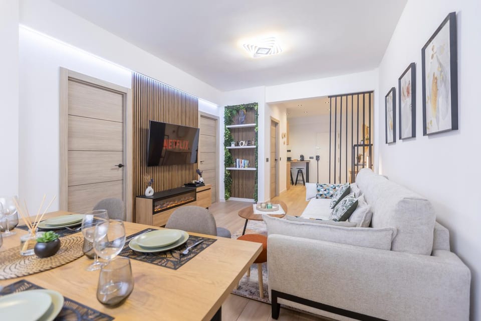 Living room, Dining area