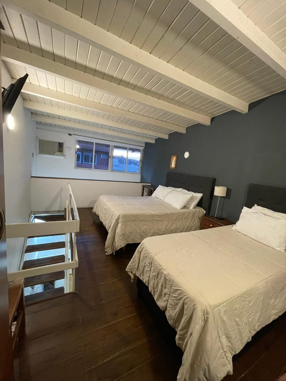 Bed, Photo of the whole room, Bedroom, air conditioner