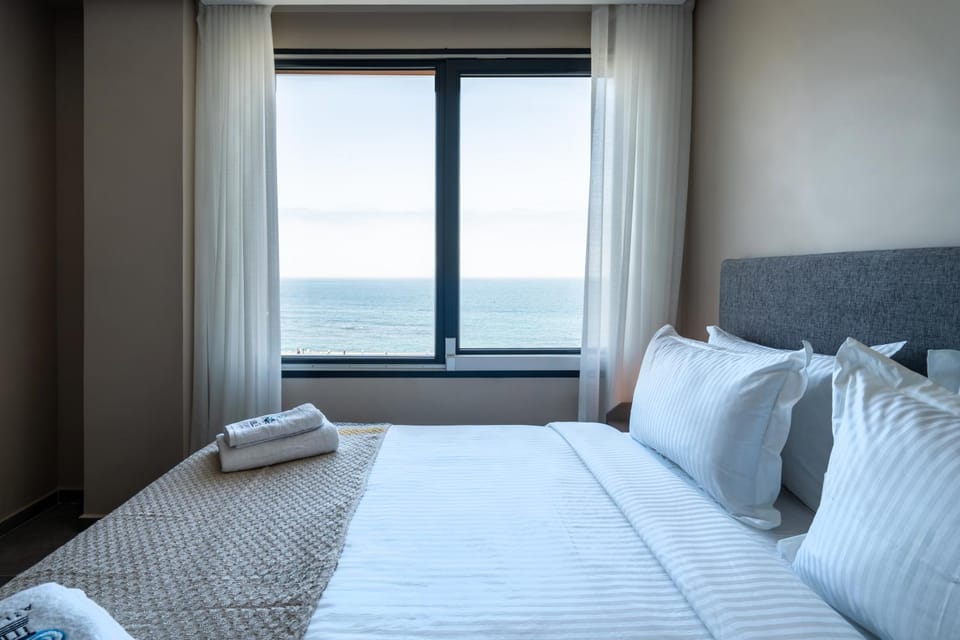 Bed, Natural landscape, Photo of the whole room, Bedroom, Sea view, towels