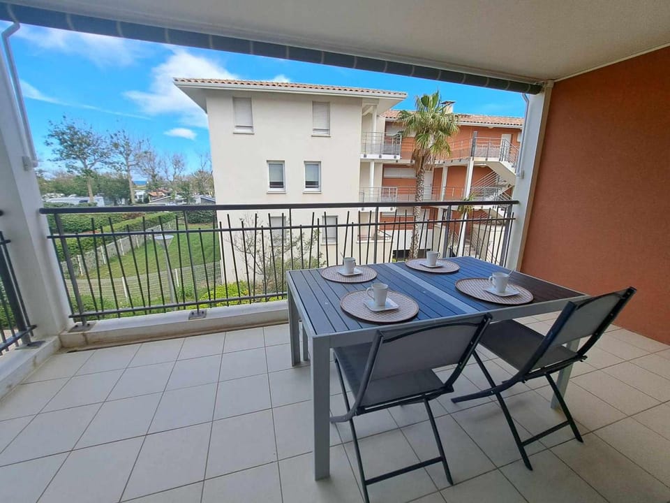 Appartement T2 avec Terrasse, Piscine et Parking Privé - Marseillan - FR-1-326-826 Apartment in Marseillan