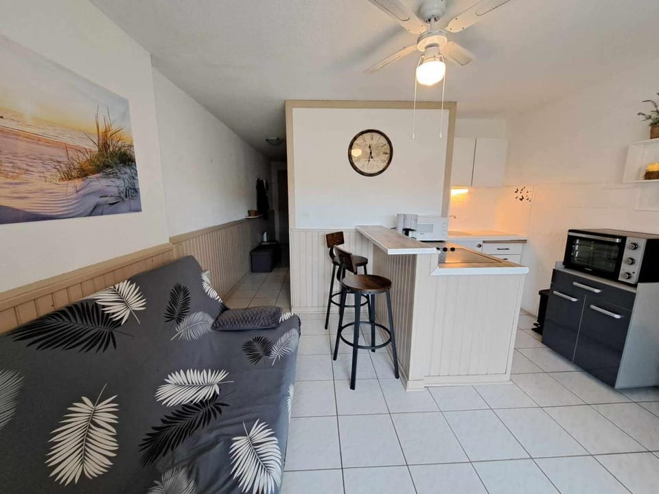 Appartement 2 Pièces avec Piscine, Parking Privé et Proche Plage pour 4 Personnes - FR-1-326-820 Apartment in Marseillan