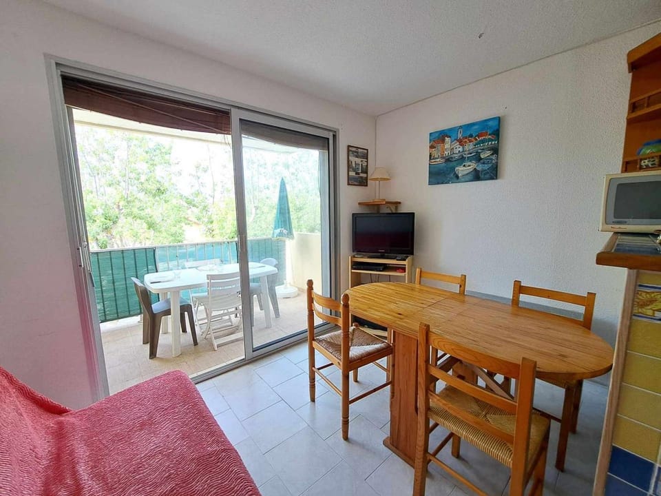 Appartement 2 pièces accès direct plage avec parking privé - FR-1-326-823 Apartment in Marseillan