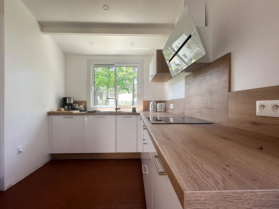 Villa rénovée 80m², 3 chambres, 8 pers, terrasse, parking - FR-1-705-71 House in Les Mathes