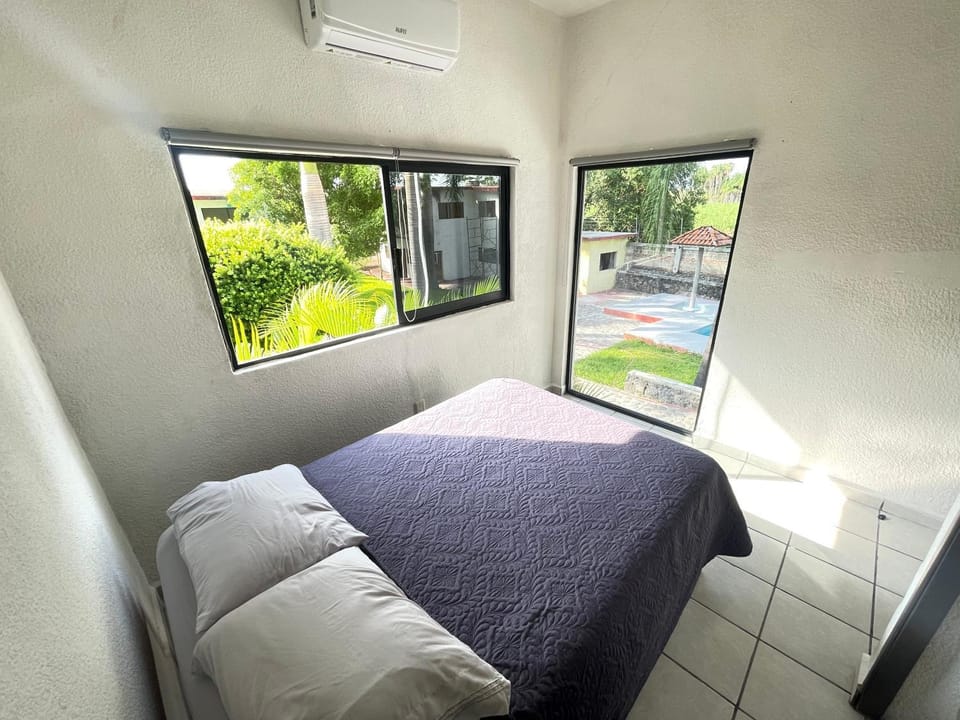 Bed, Photo of the whole room, Bedroom, air conditioner