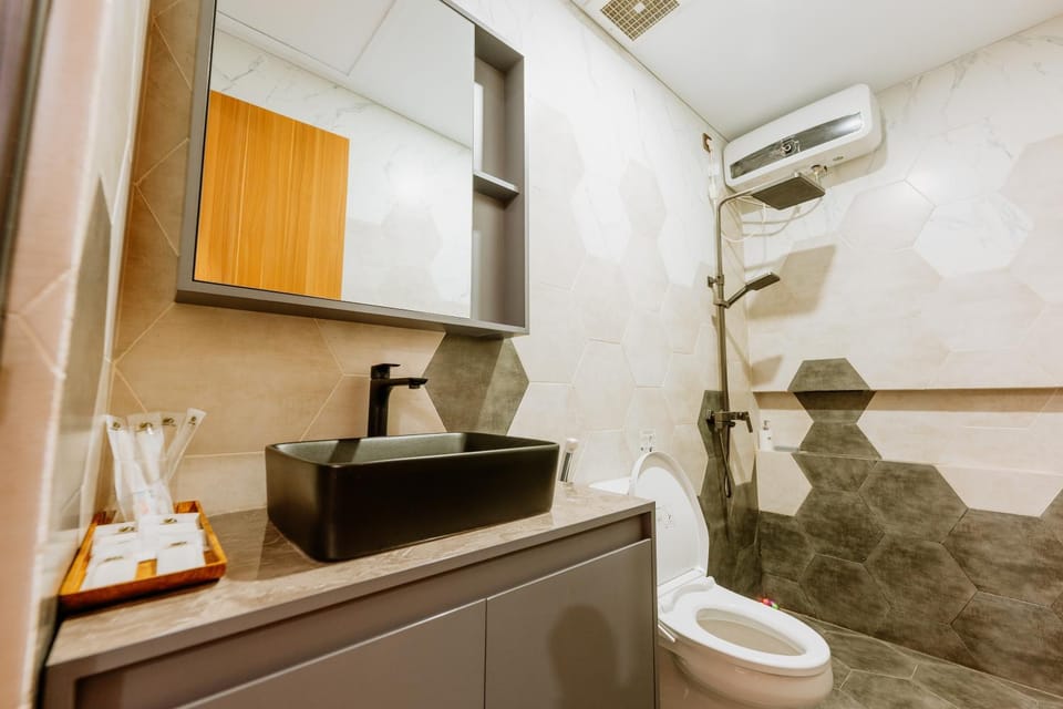 Toilet, Bathroom, towels