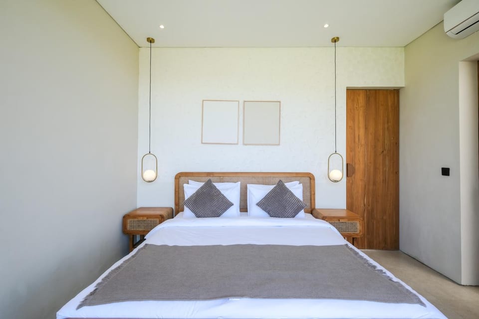 Bed, Bedroom, wardrobe, air conditioner