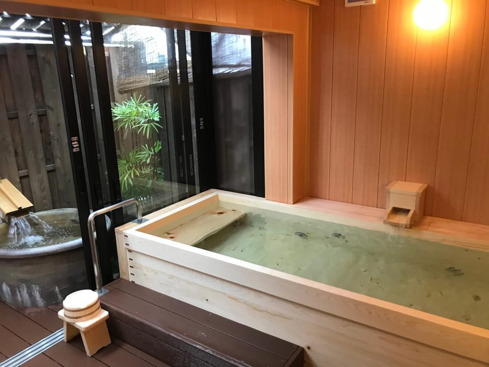 Public Bath, Internal: Not applicable to any particular room