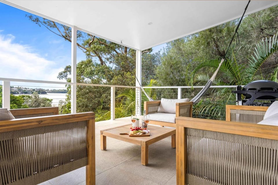 Sensational Ocean Views In Maianbar House in Sydney