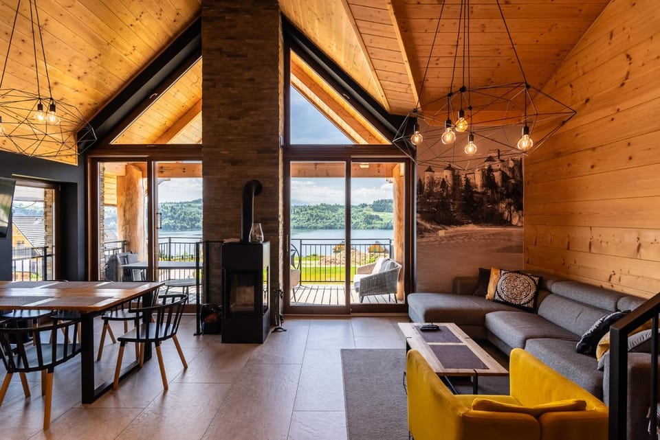 Natural landscape, View (from property/room), Balcony/Terrace, Living room, Decorative detail, Seating area, Dining area, fireplace