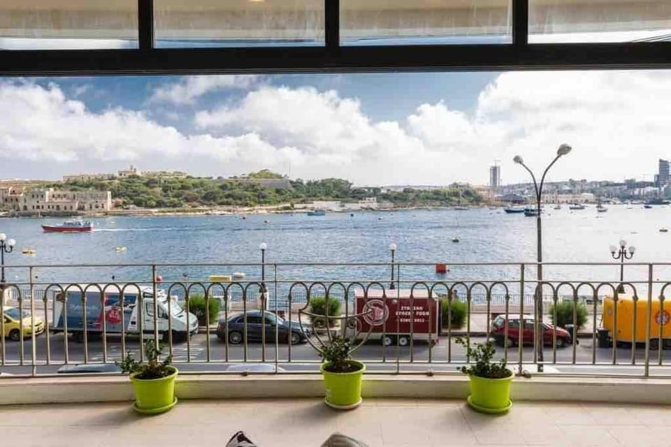 Luxury Seafront Retreat Overlooking Manoel Island Apartment in Sliema