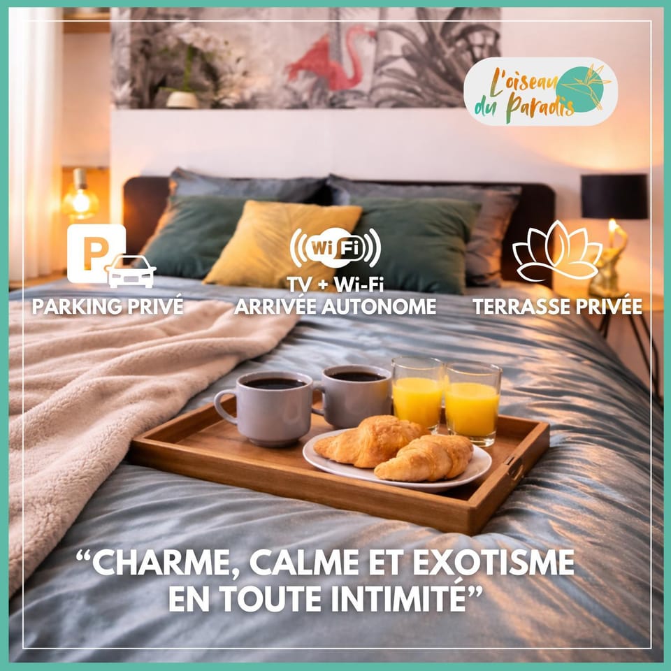 Bed, Night, Food and drinks, Bedroom, Food, Breakfast, Continental breakfast