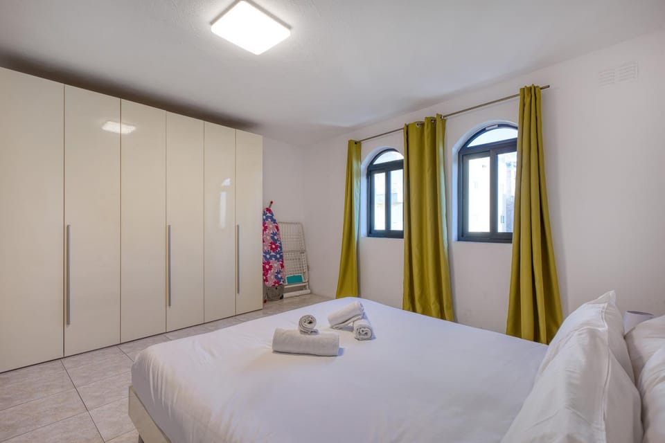 Budget Friendly apartment in Central Swieqi - 10 minutes walk to Paceville & the beach Apartment in Saint Julians