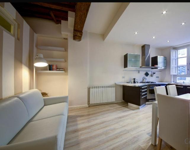 Golden Lily Lucca- Centro Storico Apartment in Capannori