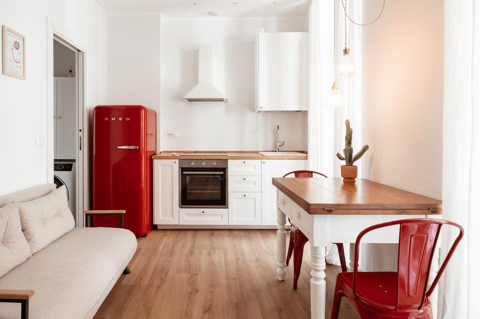 TV and multimedia, Balcony/Terrace, Balcony/Terrace, Kitchen or kitchenette, Living room, Seating area, Dining area, heating, heating, internet, internet, minibar, oven, stove