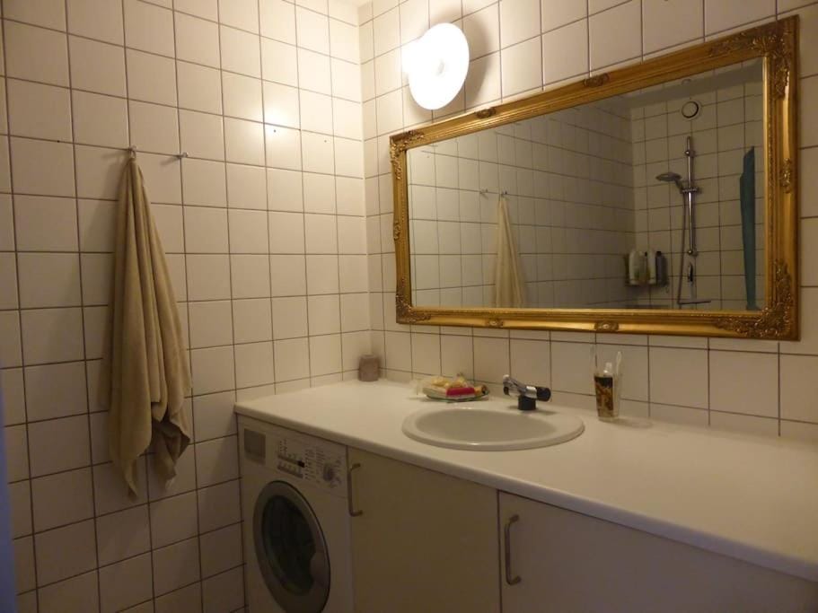 Classic groundfloor apartment with patio close to metro Apartment in Copenhagen