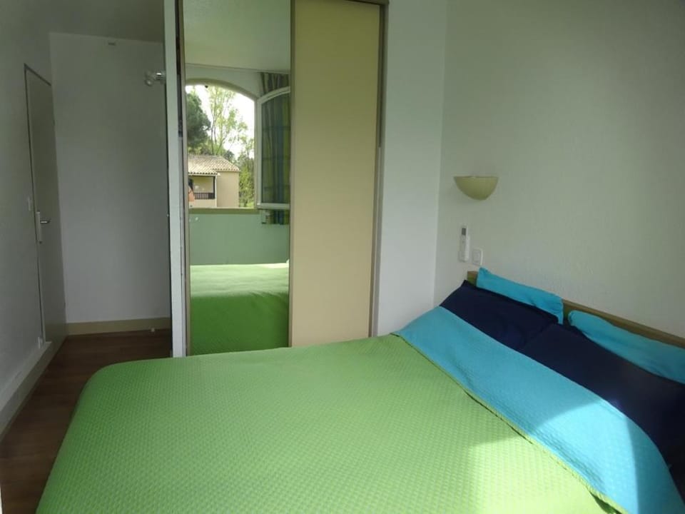 Domaine de Valescure T3 Rez De Jardin Apartment in Saint-Raphael
