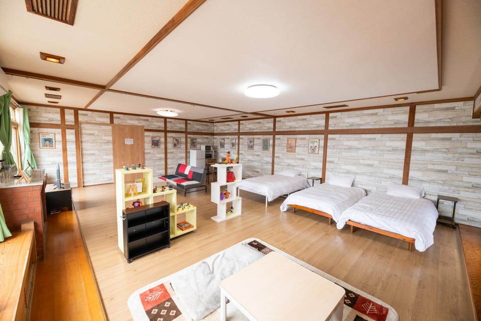 Bed, Living room, Photo of the whole room, Bedroom