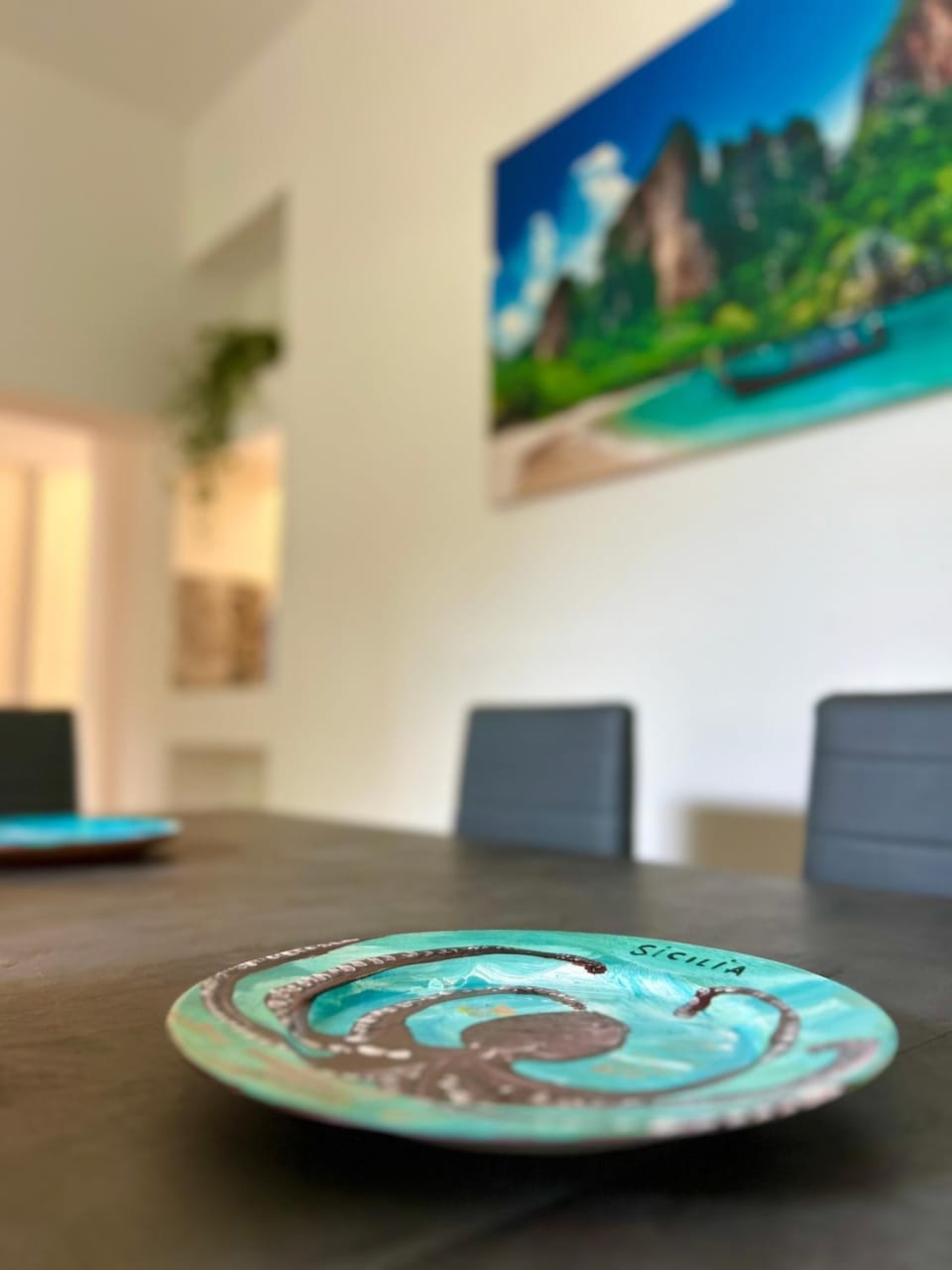 Living room, Dining area