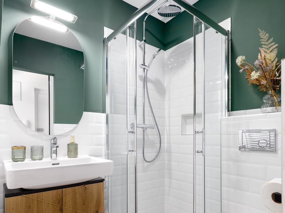 Shower, Bathroom