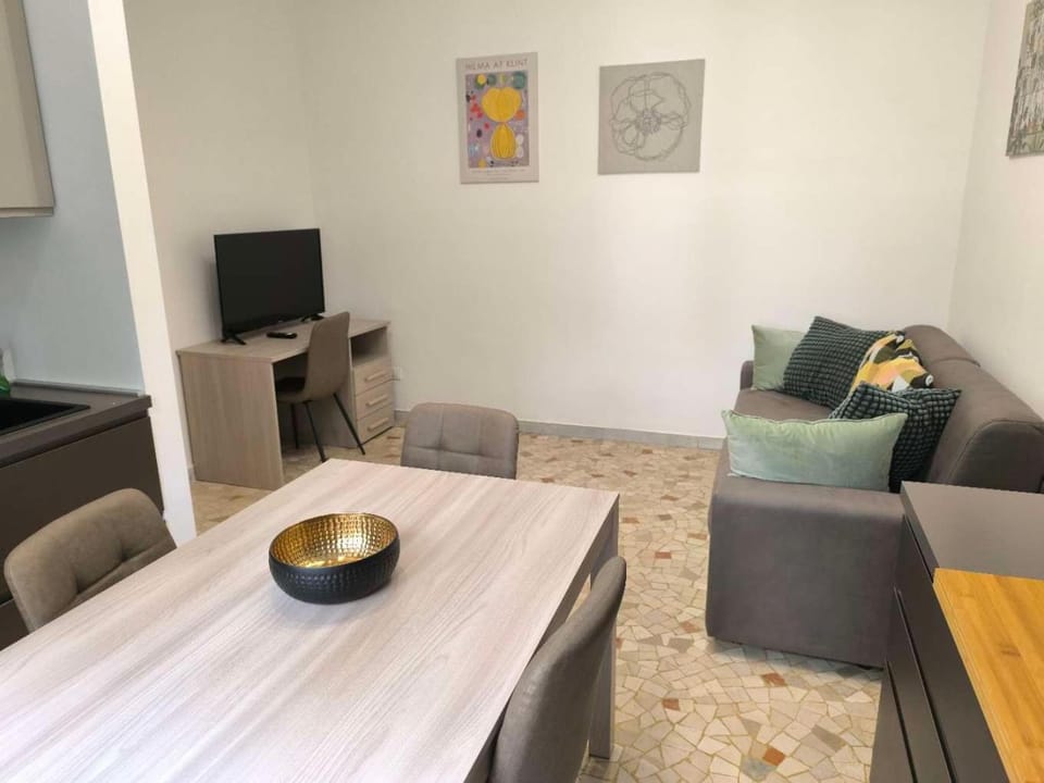 Communal lounge/ TV room, Living room, Seating area, Evening entertainment