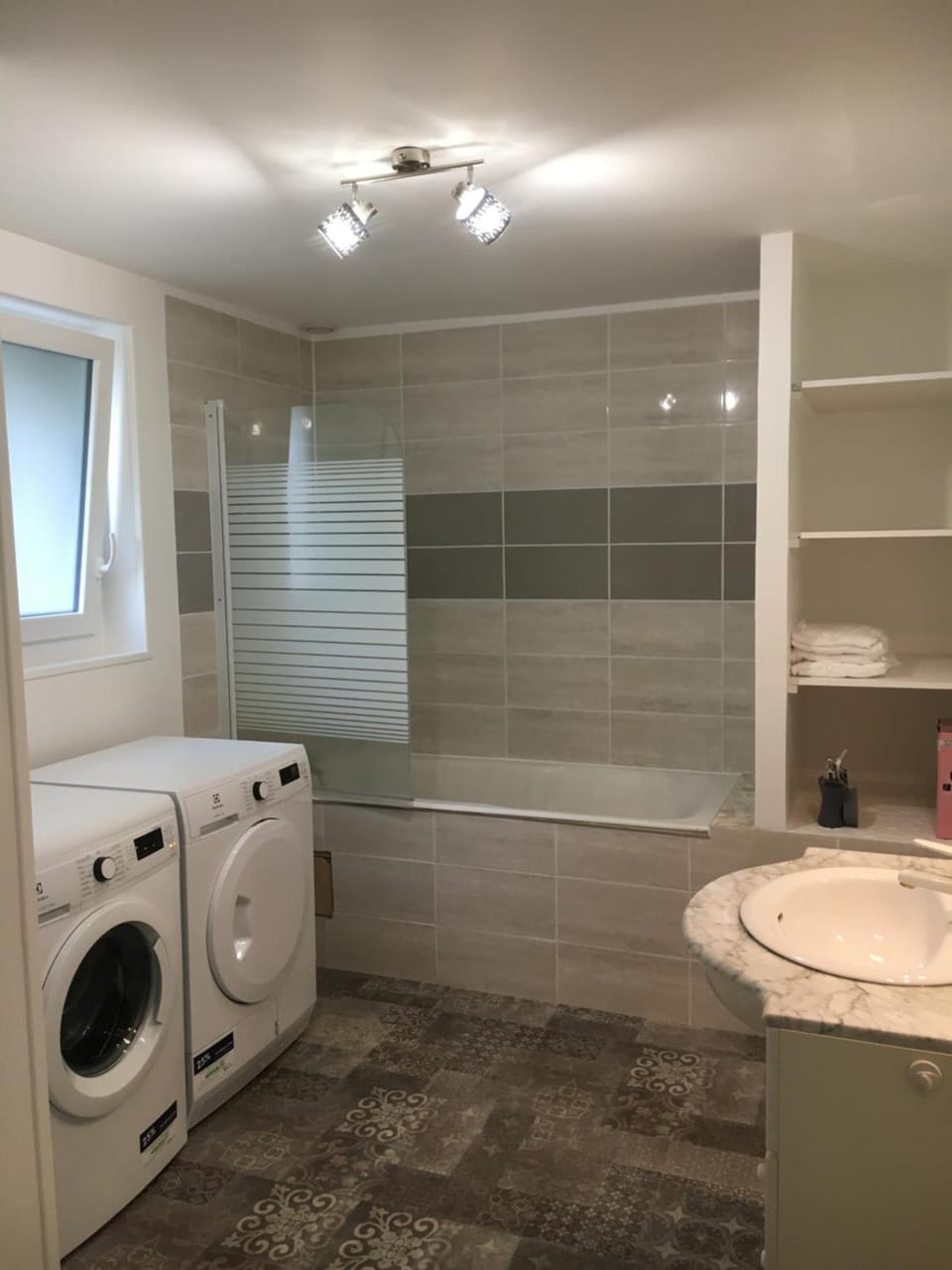 Bathroom, towels, washing machine, dryer