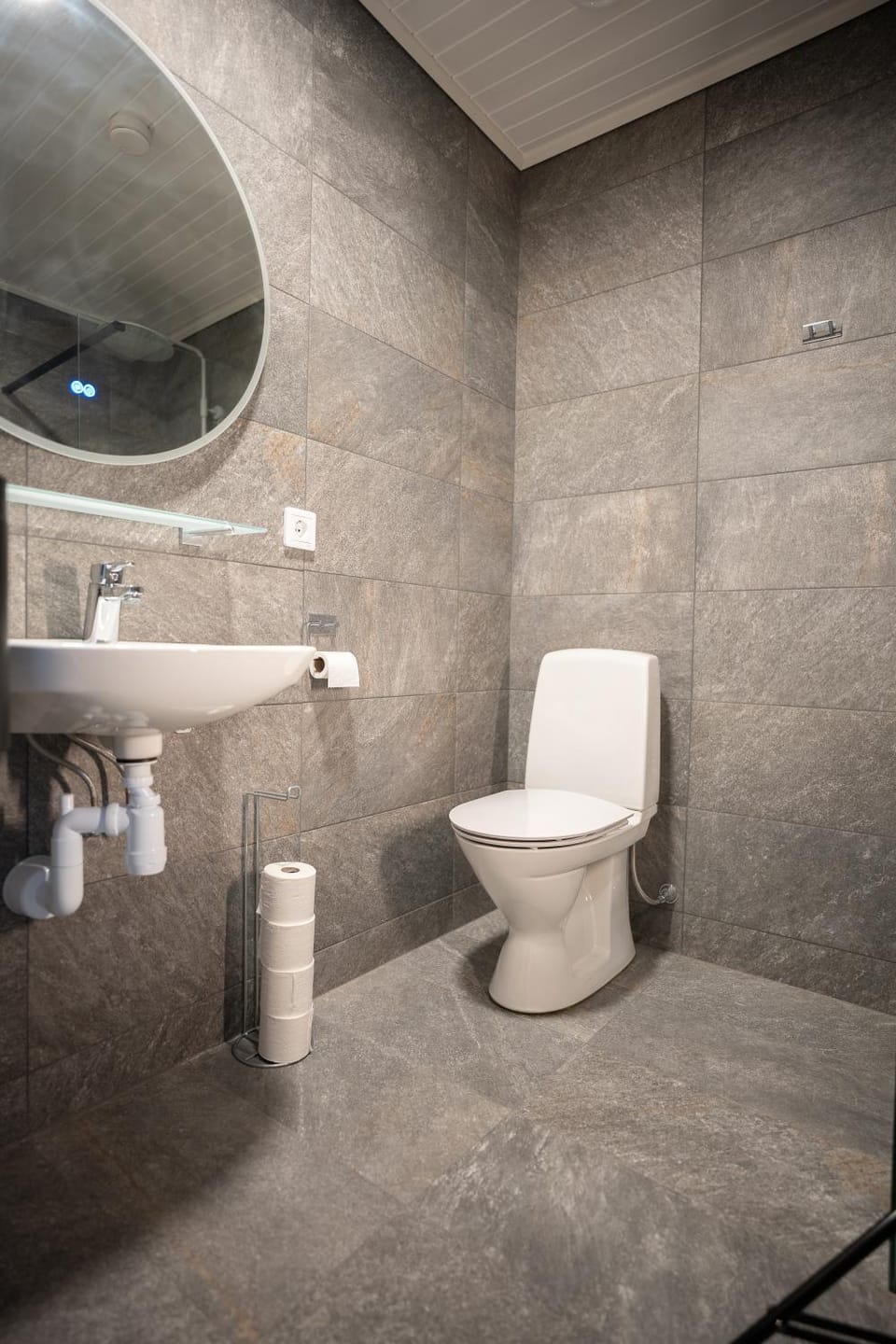 Toilet, Internal: Not applicable to any particular room