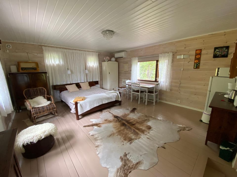 Bed, Photo of the whole room