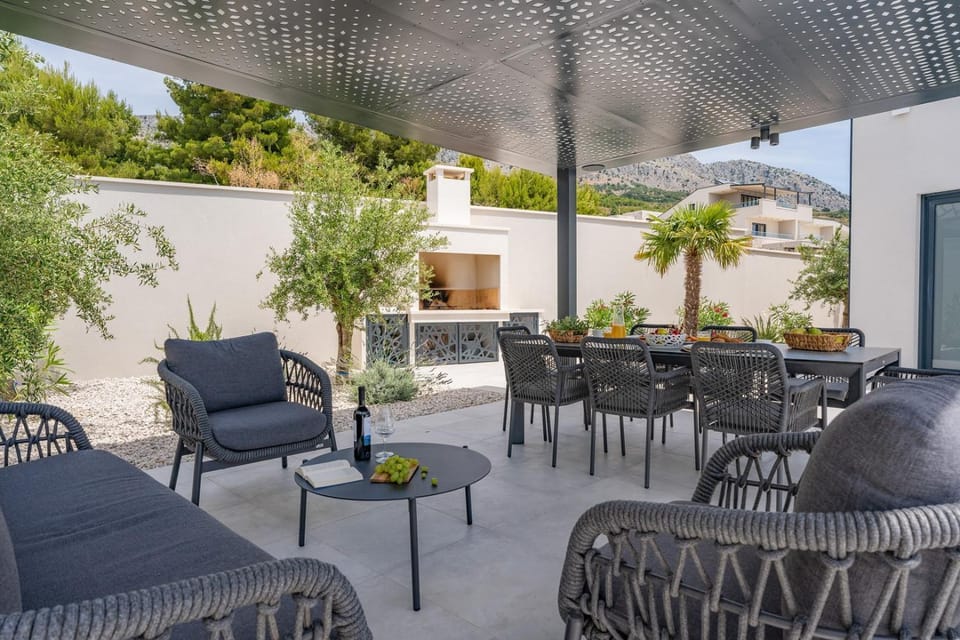 Balcony/Terrace, air conditioner