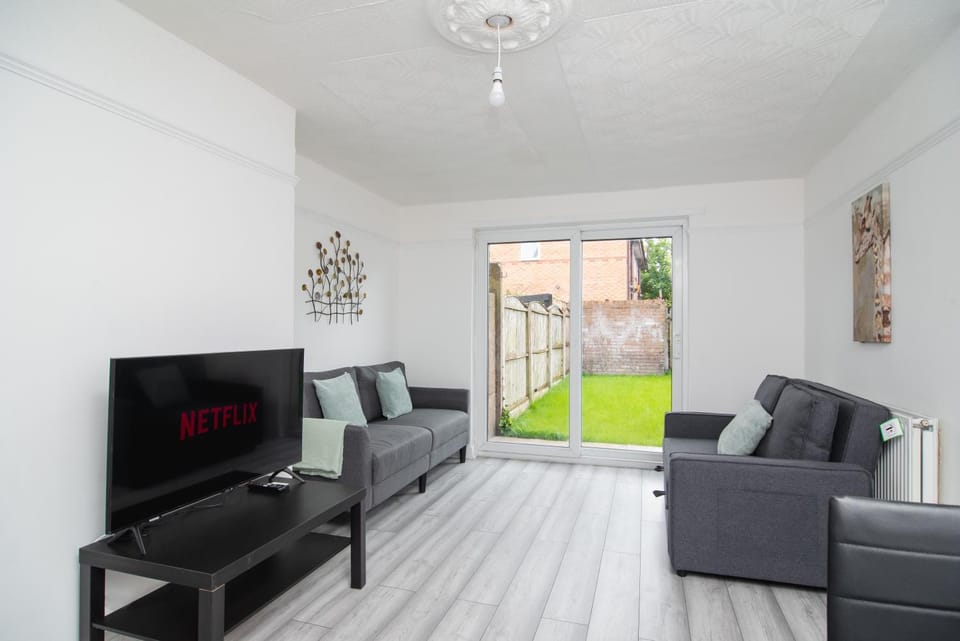 TV and multimedia, Living room, Seating area